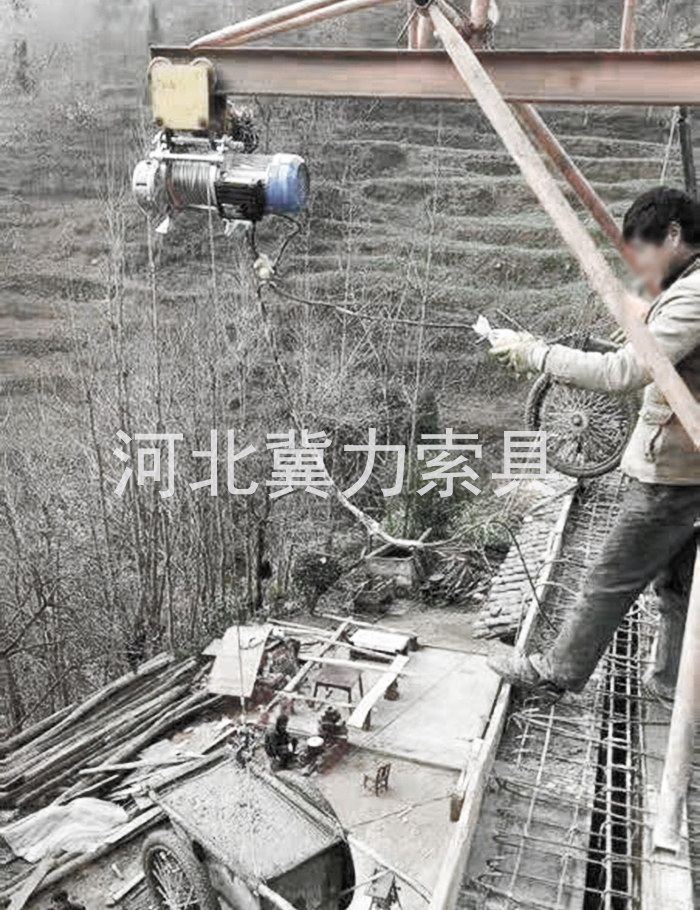 220V1噸多功能提升機使用中