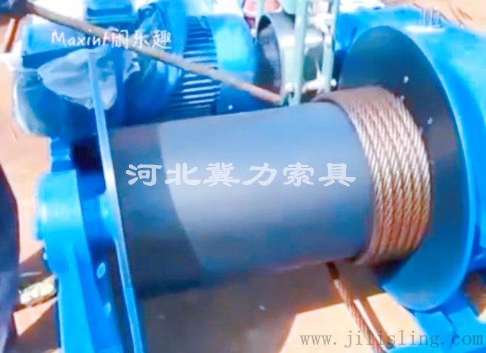 電動卷揚機(jī)纏繞鋼絲繩