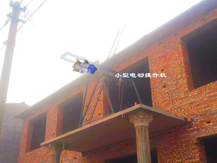 多功能提升機(jī)蓋民房現(xiàn)場(chǎng)施工圖