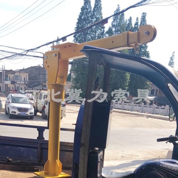 輕型貨車小型電動提升機(jī)吊裝瓷磚