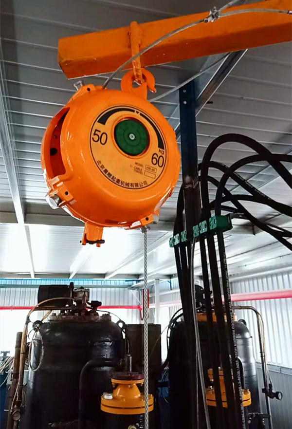 彈簧平衡器施工現(xiàn)場設備拖纜懸掛提高施工效率